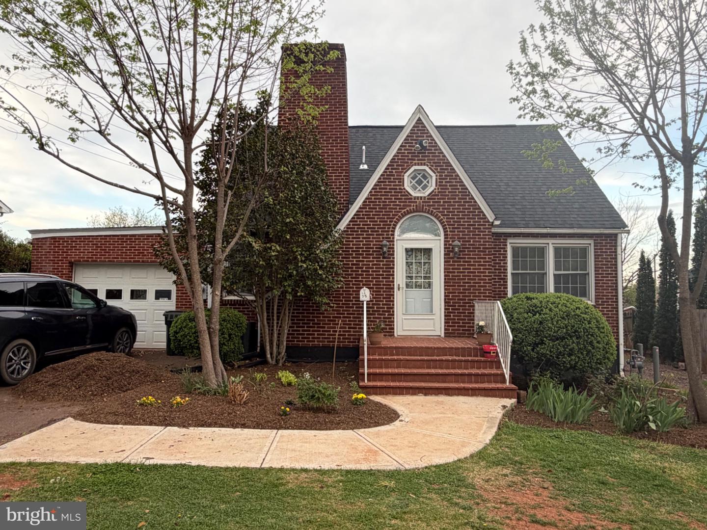 1235 S BLUE RIDGE AVE