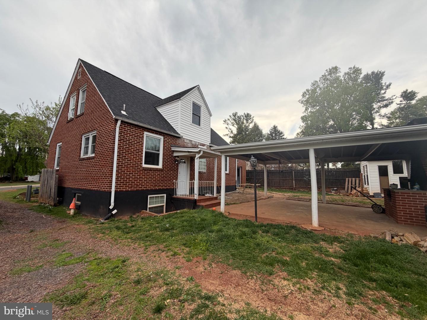 1235 S Blue Ridge Ave Property Photo 3