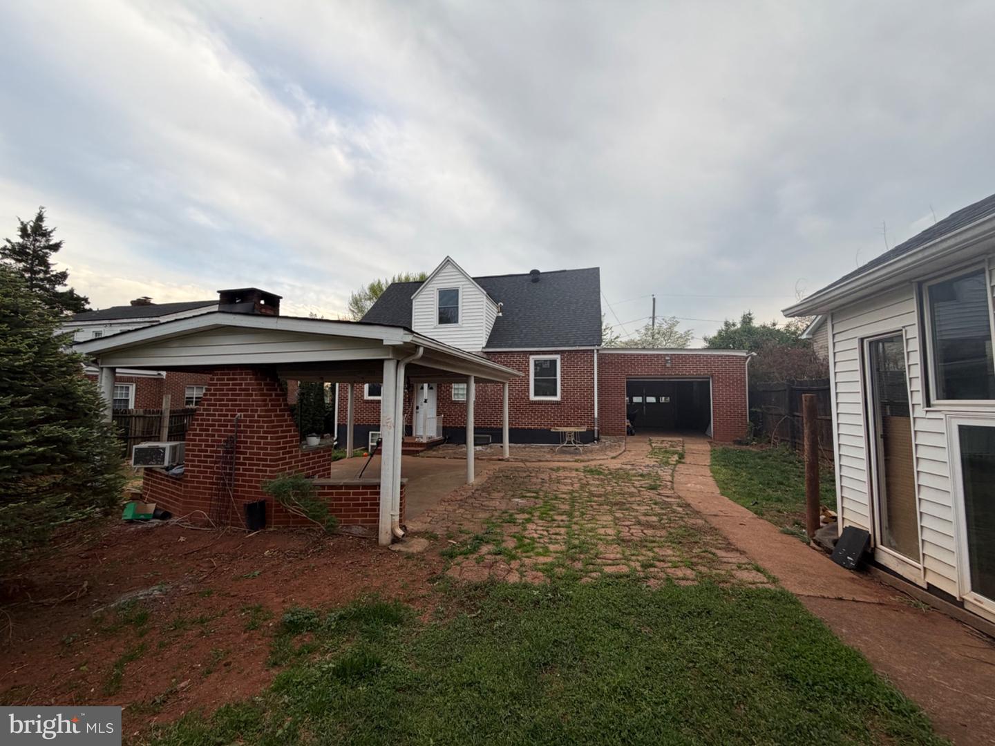 1235 S Blue Ridge Ave Property Photo 4
