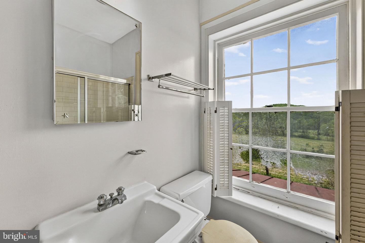 VACU2013556 Property Photo 81