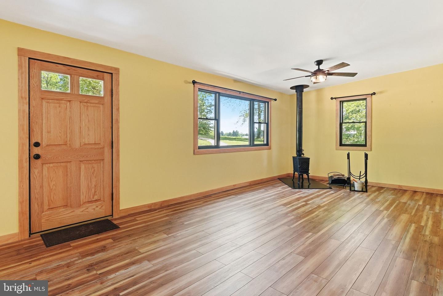 12638 Walnut Ln Property Photo 13