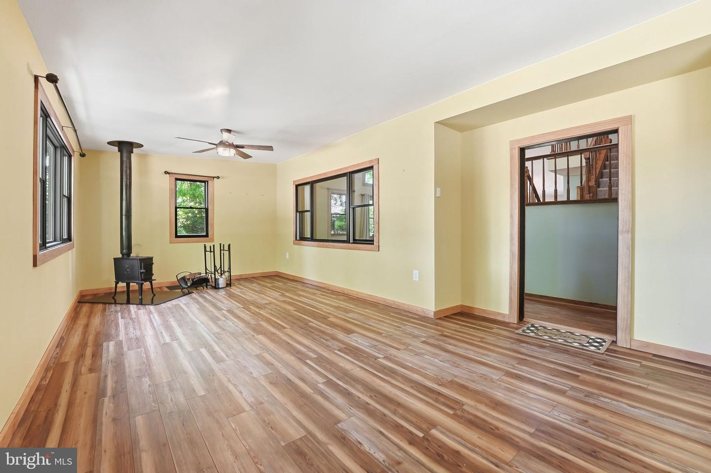 12638 Walnut Ln Property Photo 14