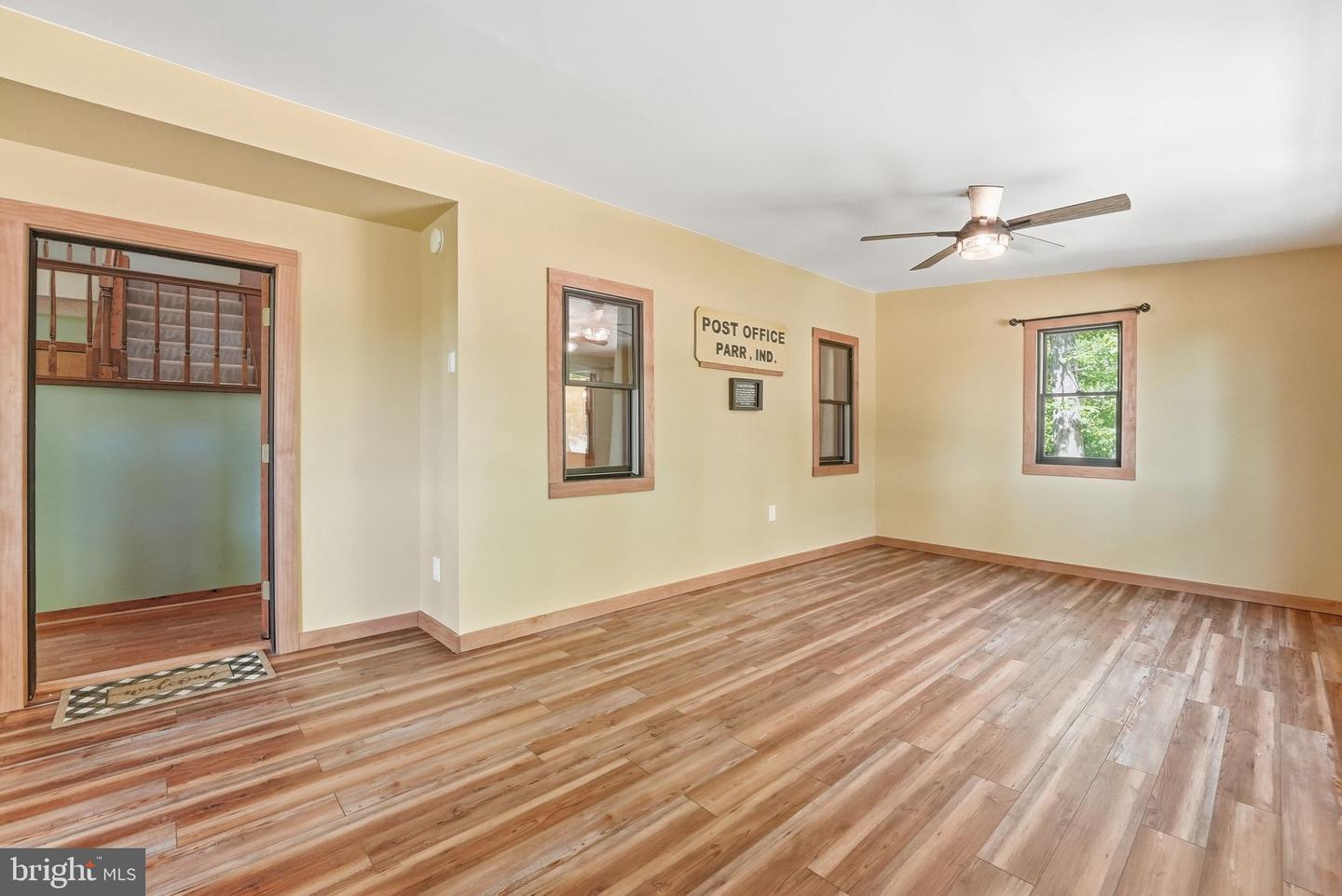 12638 Walnut Ln Property Photo 16