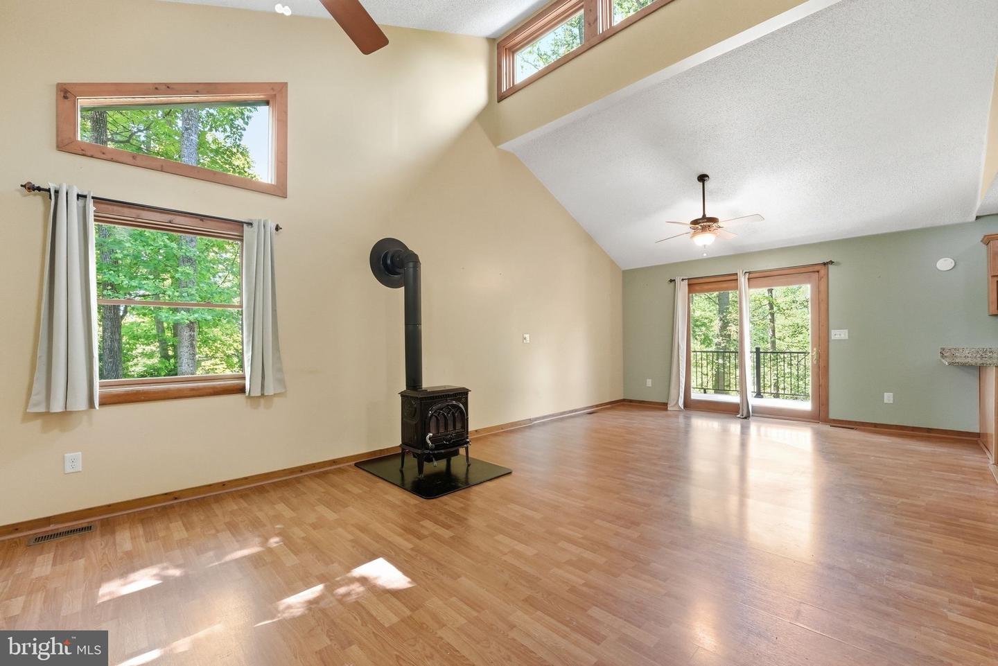 12638 Walnut Ln Property Photo 19