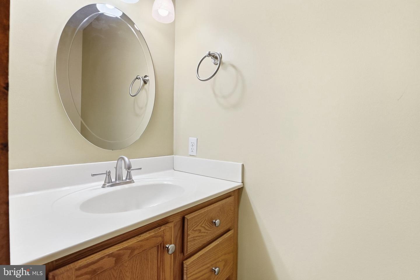 12638 Walnut Ln Property Photo 32