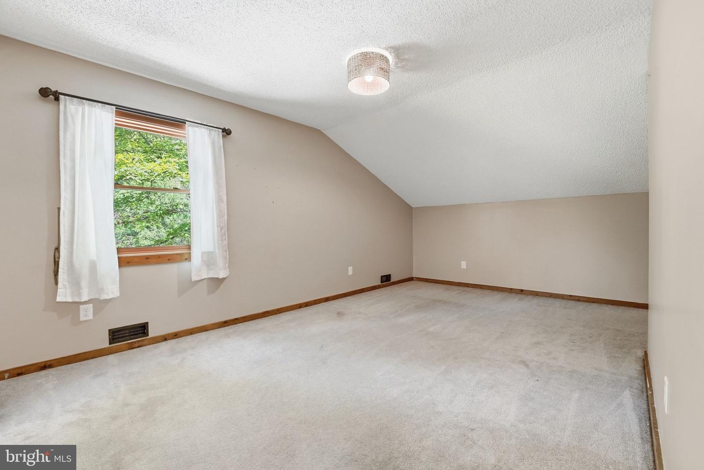 12638 Walnut Ln Property Photo 35
