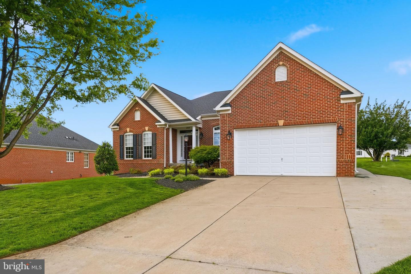 2020 Golf Dr Property Photo 3