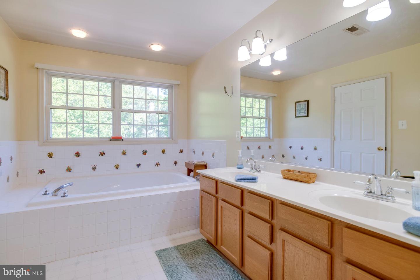 14100 Chesterfield Ln Property Photo 27