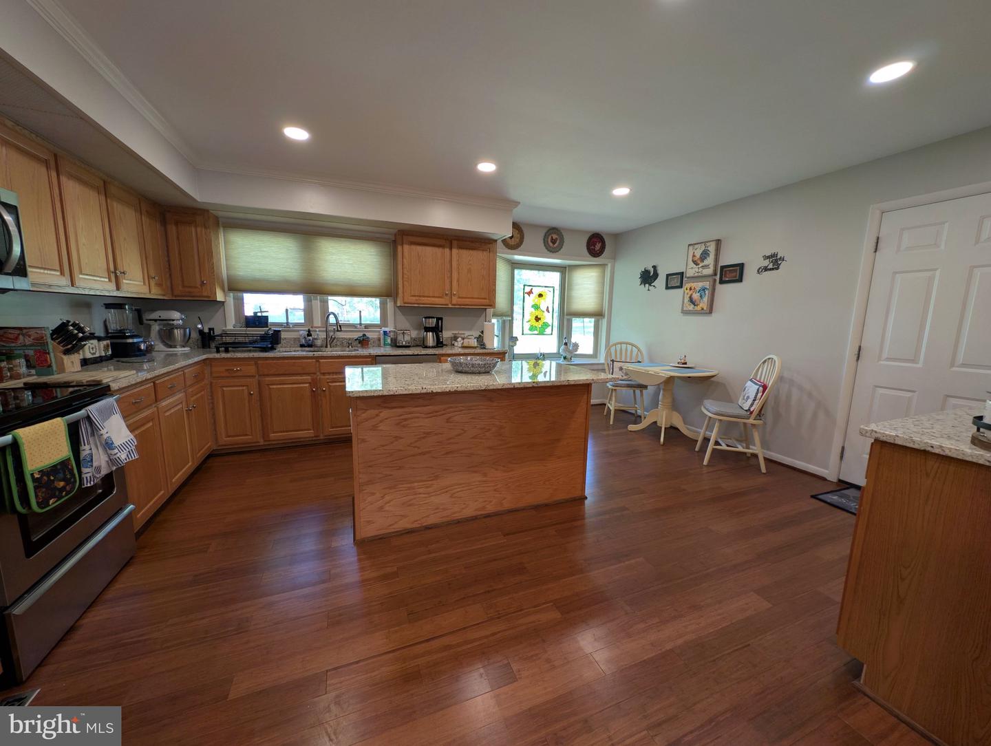 16490 Mountain Run Ln Property Photo 4