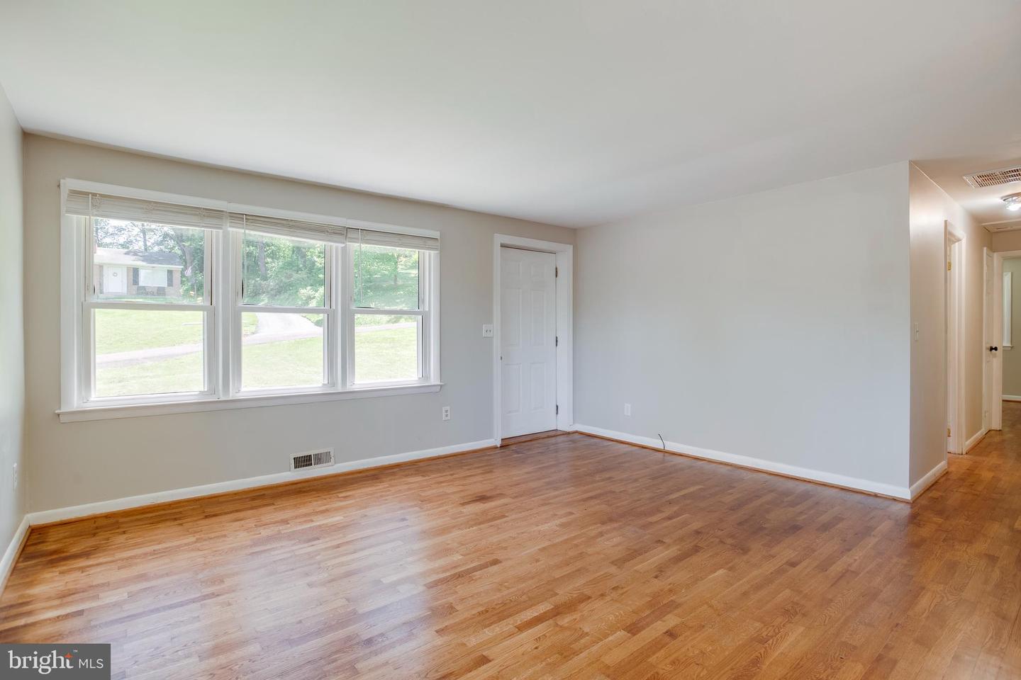 18318 Fox Mountain Ln Property Photo 2