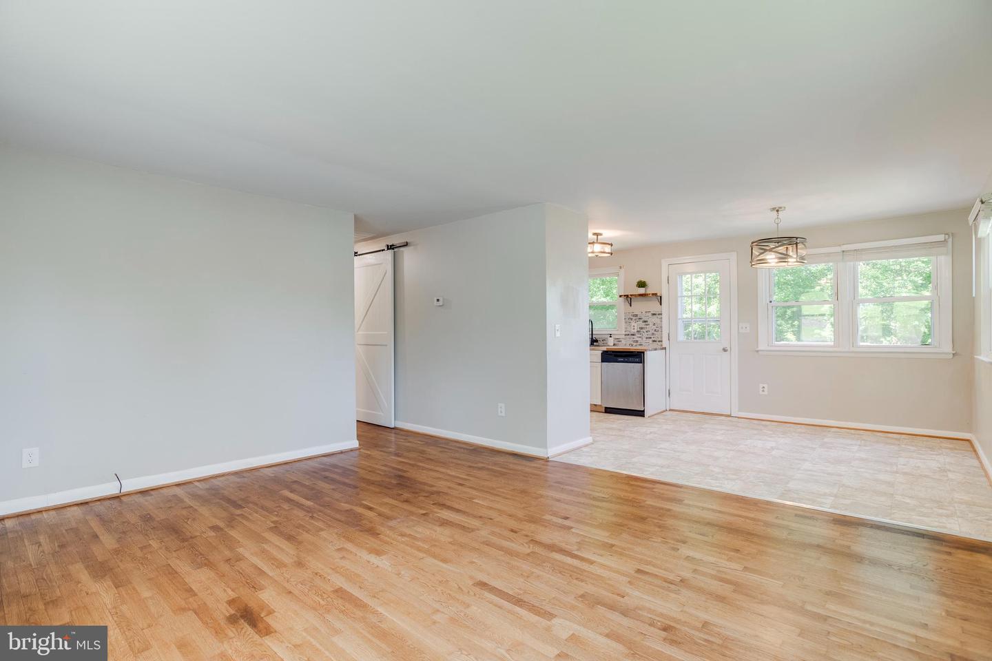 18318 Fox Mountain Ln Property Photo 3