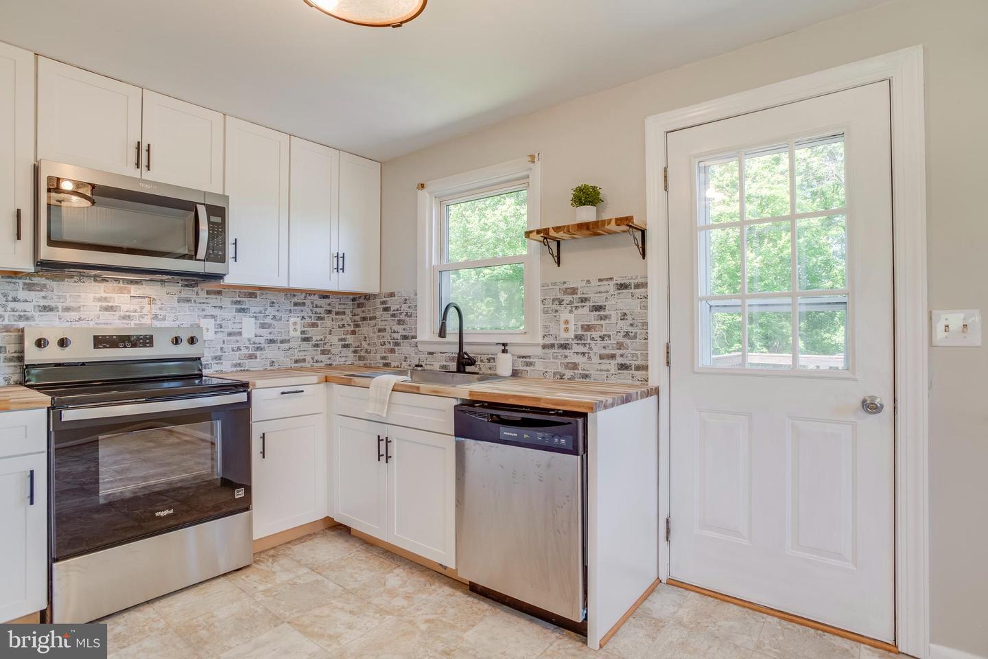 18318 Fox Mountain Ln Property Photo 8