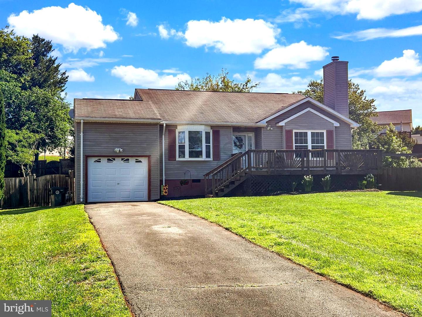1409 N THOMAS WAY Property Photo 1