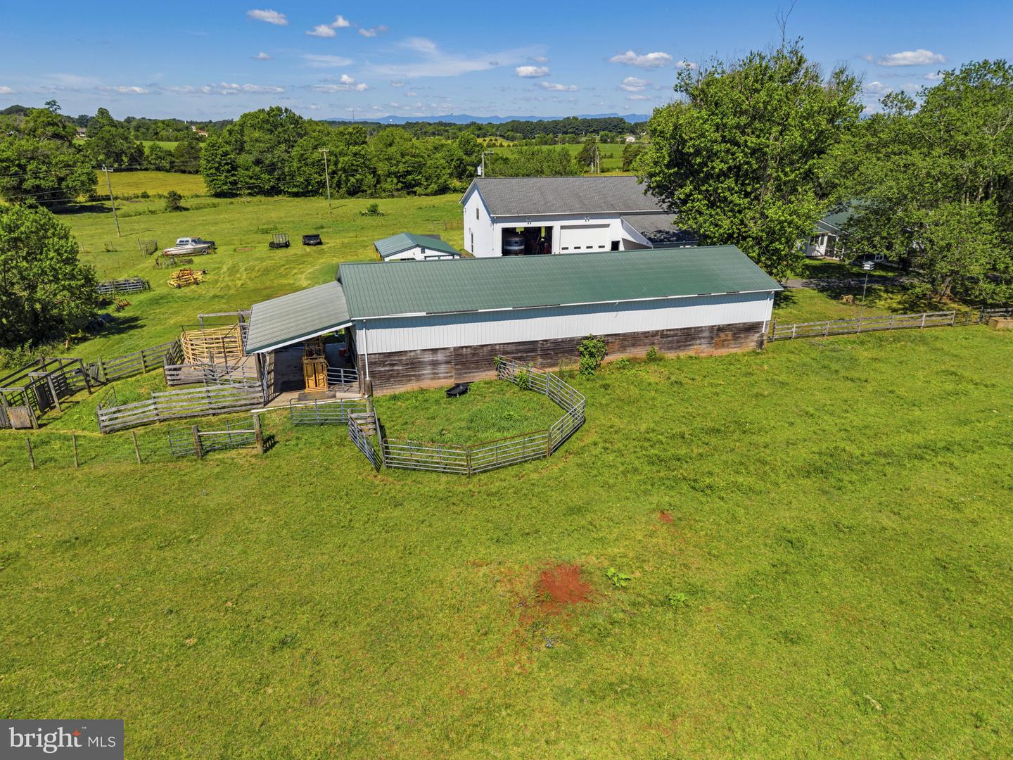 18030 Bel Pre Rd Property Photo 6