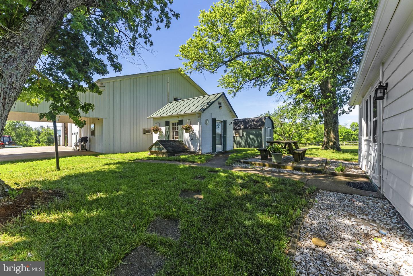 18030 Bel Pre Rd Property Photo 23