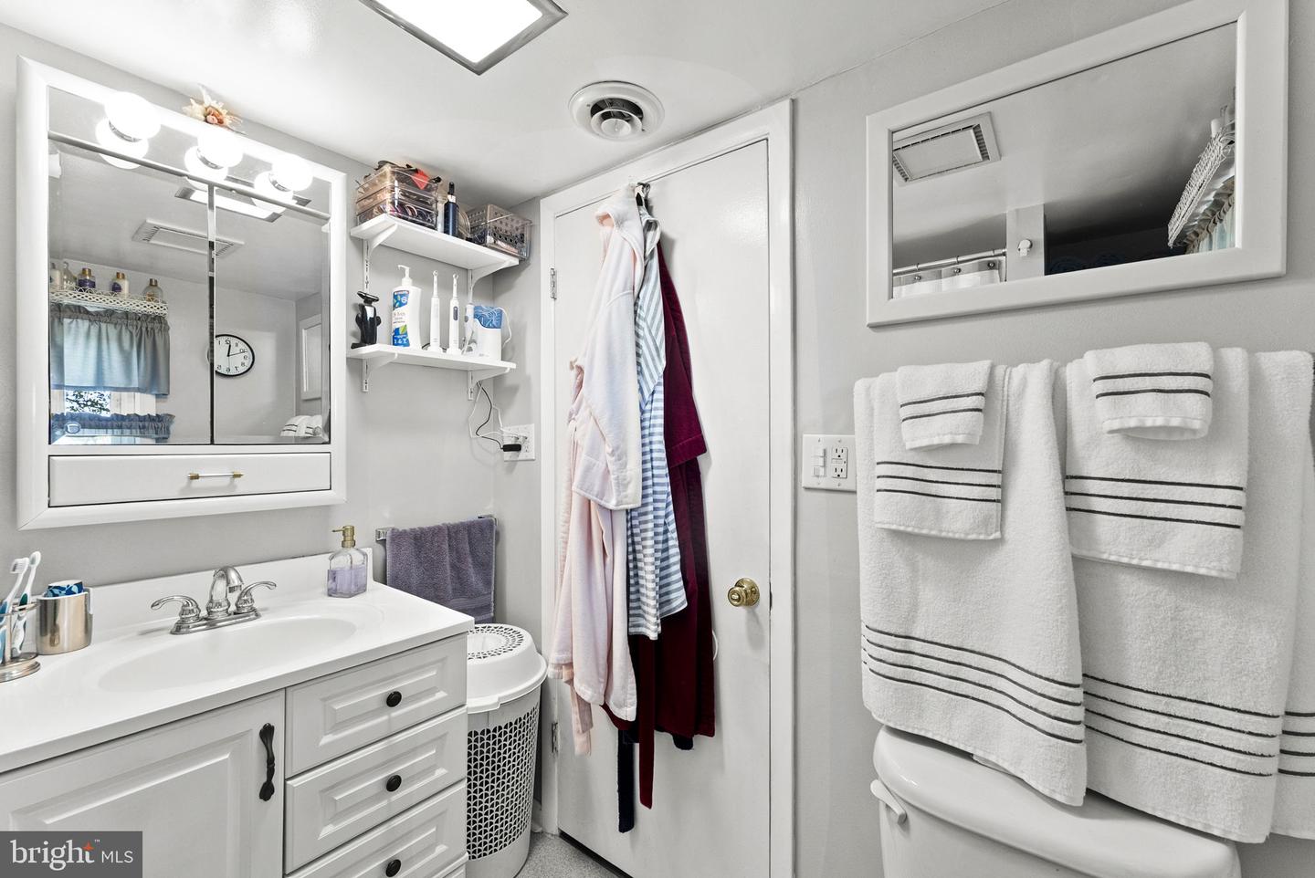 18030 Bel Pre Rd Property Photo 35