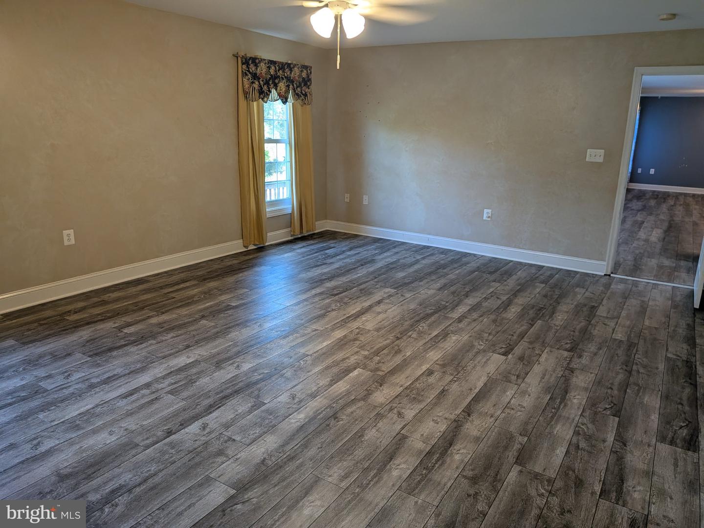 823 Woodcrest Loop Property Photo 5