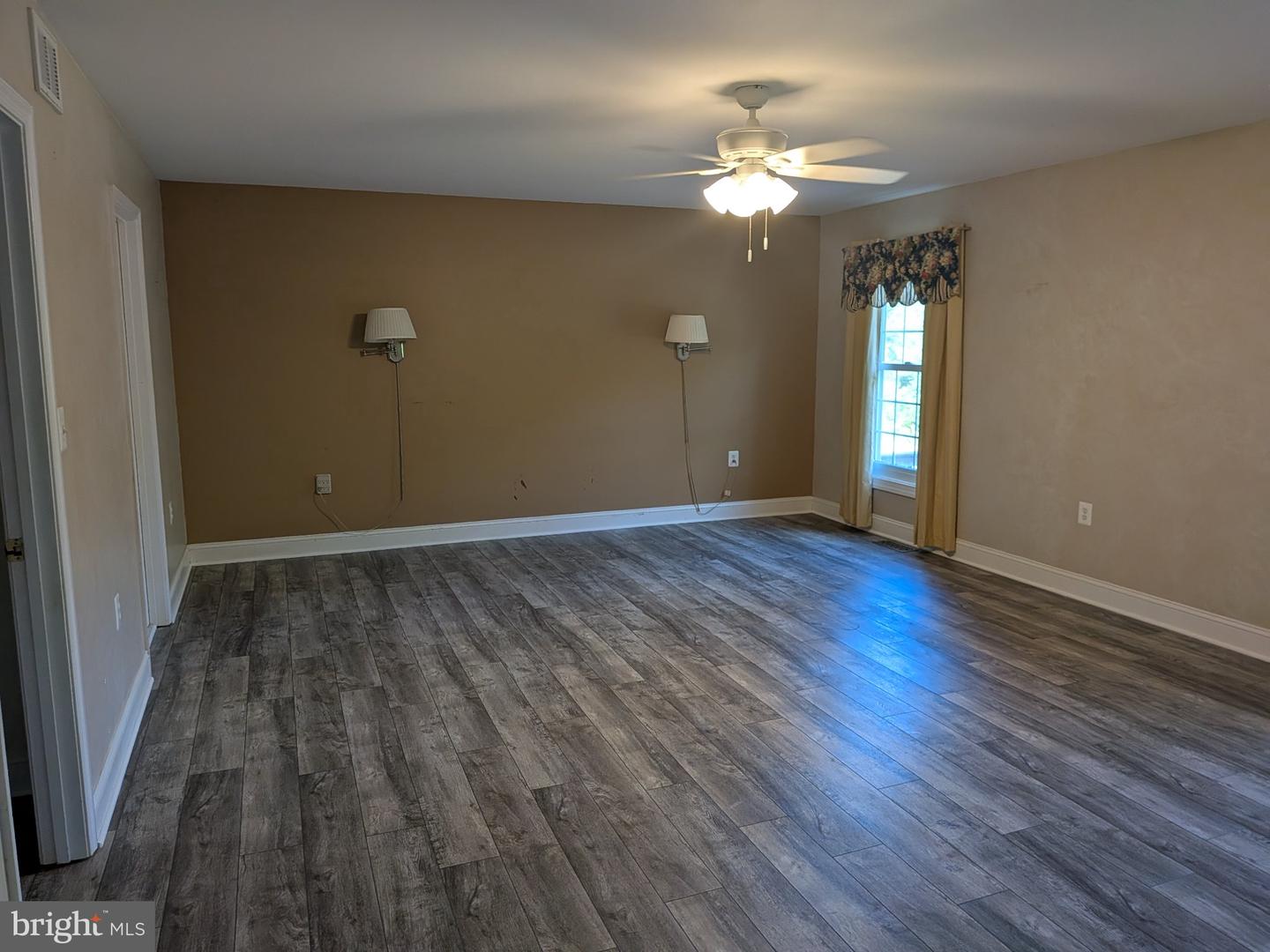 823 Woodcrest Loop Property Photo 18