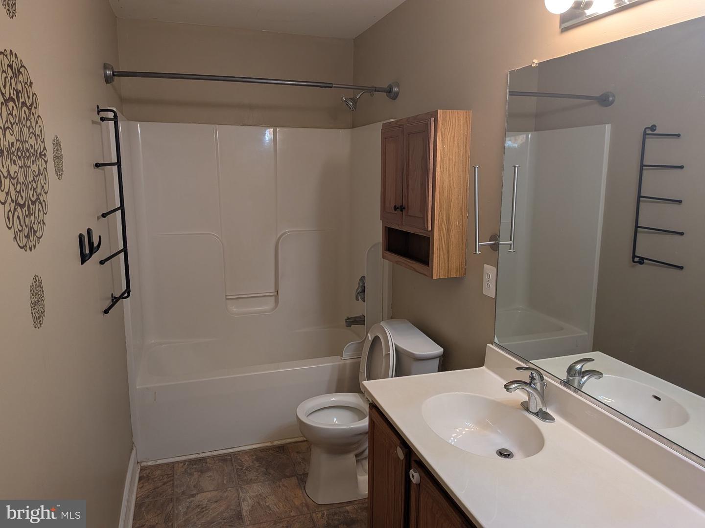 823 Woodcrest Loop Property Photo 27