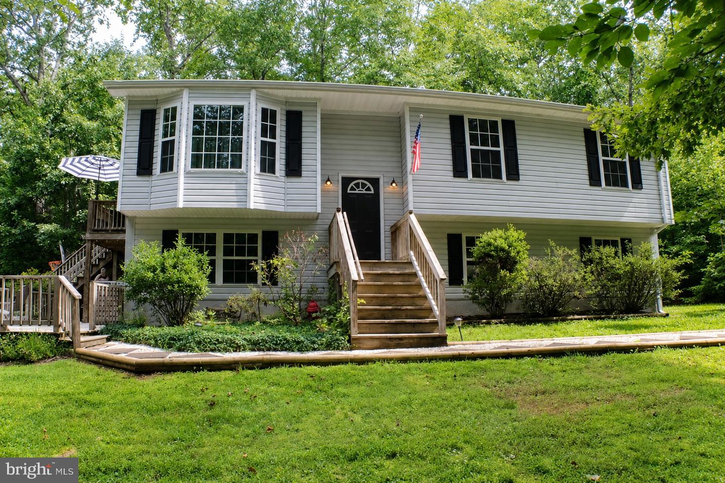 5964 Riverbend Ln Property Photo 2