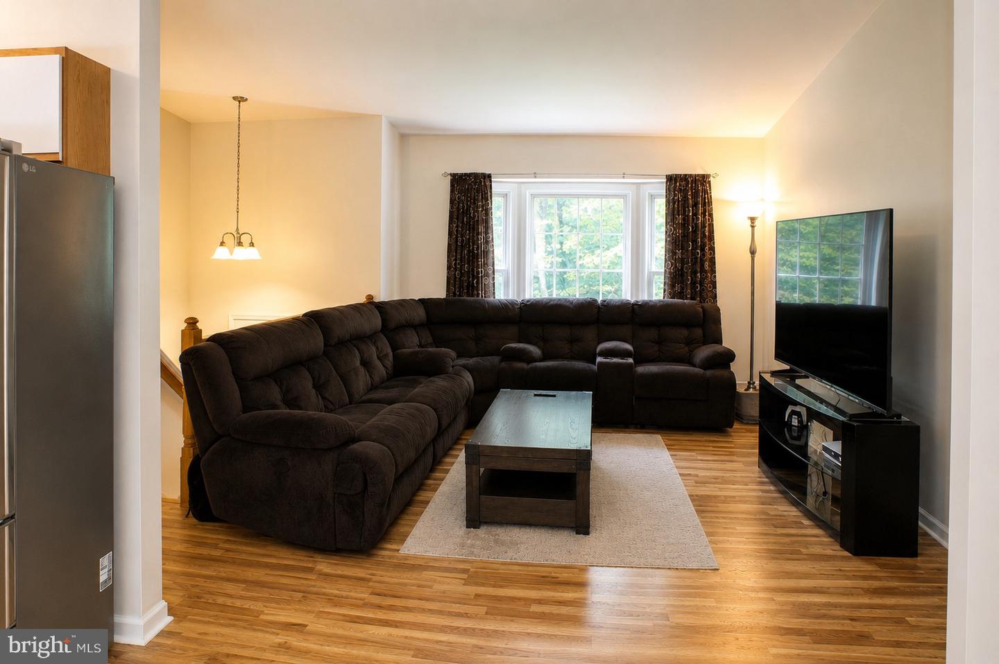 5964 Riverbend Ln Property Photo 5