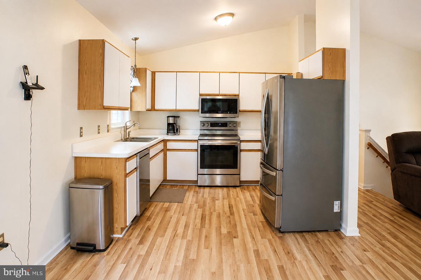 5964 Riverbend Ln Property Photo 6