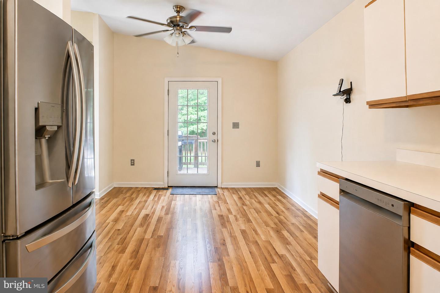 5964 Riverbend Ln Property Photo 9