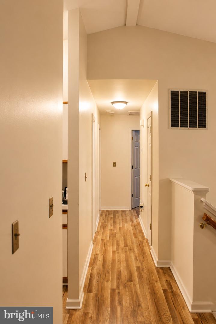 5964 Riverbend Ln Property Photo 10