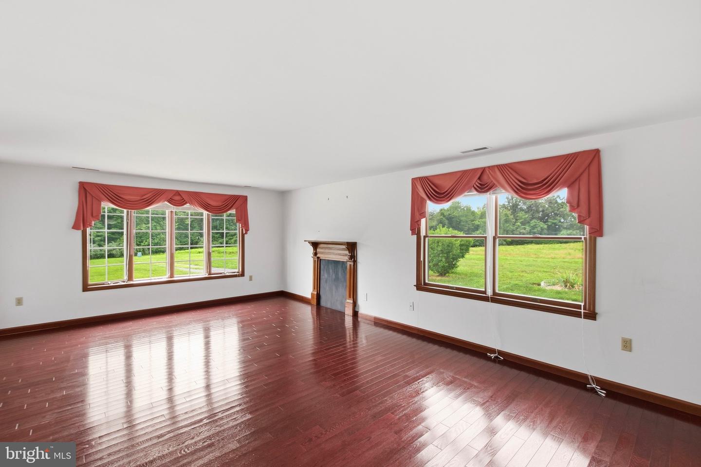 4407 Indian Run Rd Property Photo 12