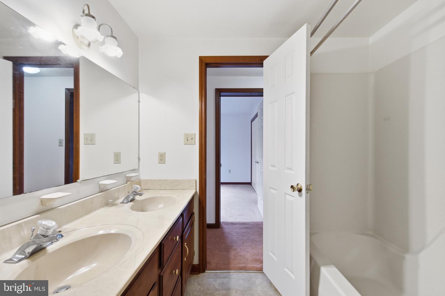 4407 Indian Run Rd Property Photo 37