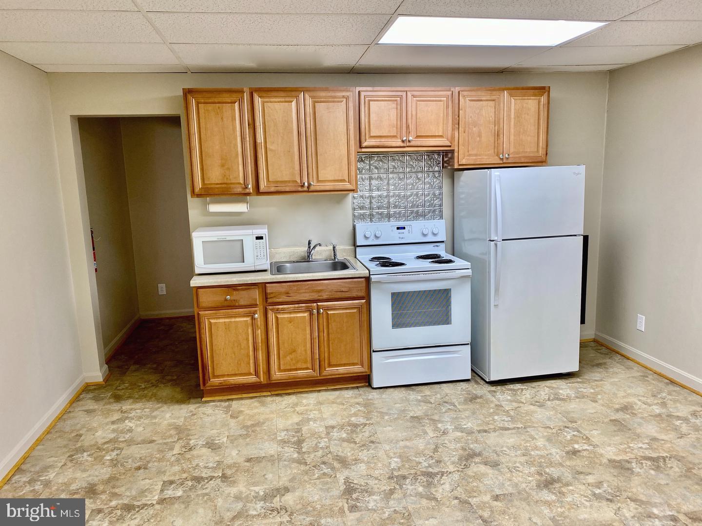 306 S Main St #b Property Photo 3