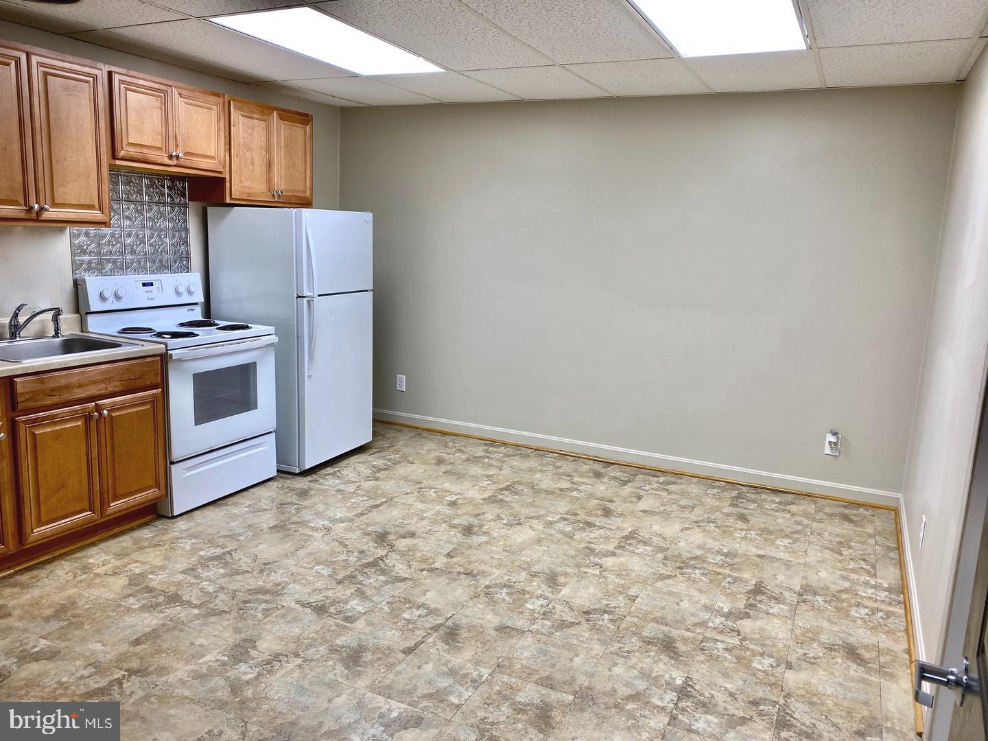 306 S Main St #b Property Photo 4