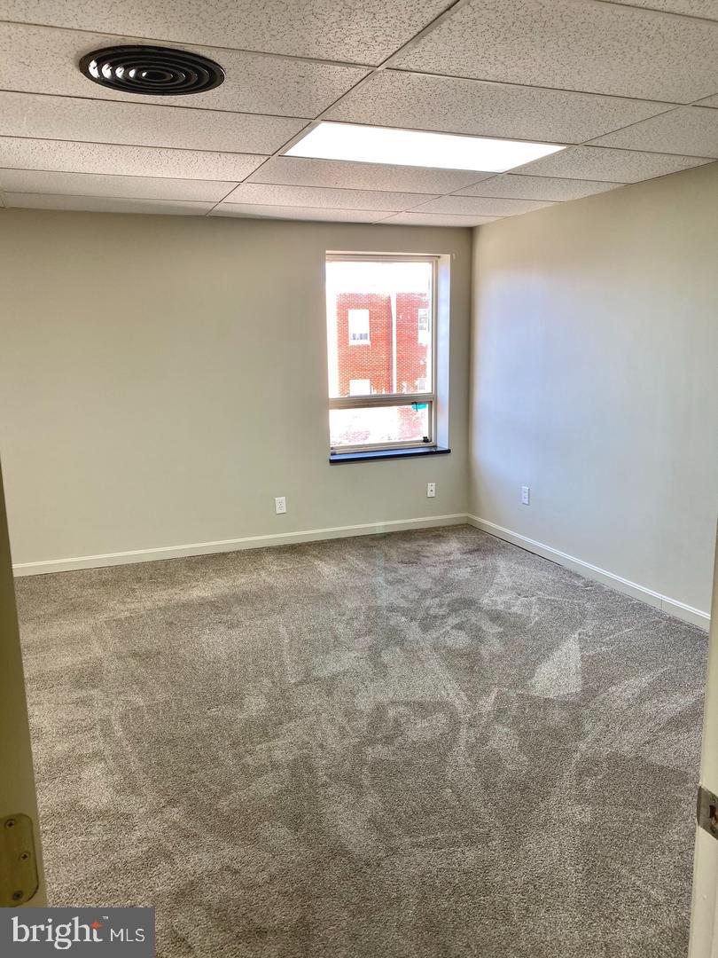 306 S Main St #b Property Photo 5