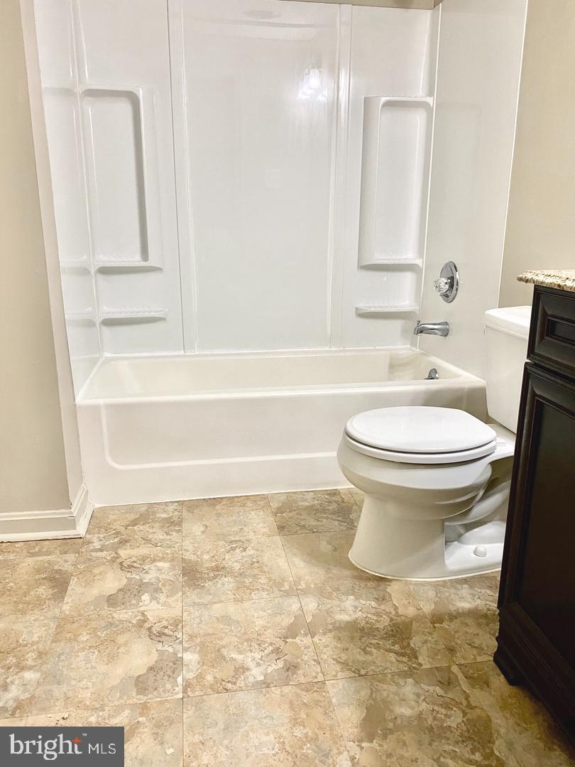 306 S Main St #b Property Photo 9