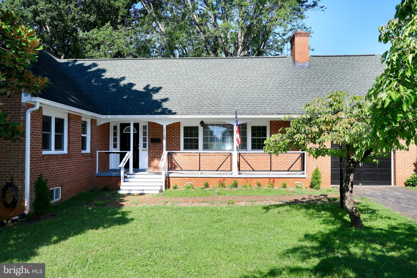 1138 Oaklawn Drive Property Photo 3