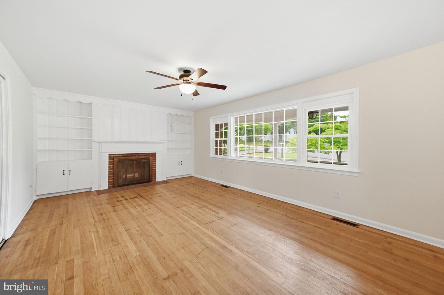 1138 Oaklawn Drive Property Photo 6