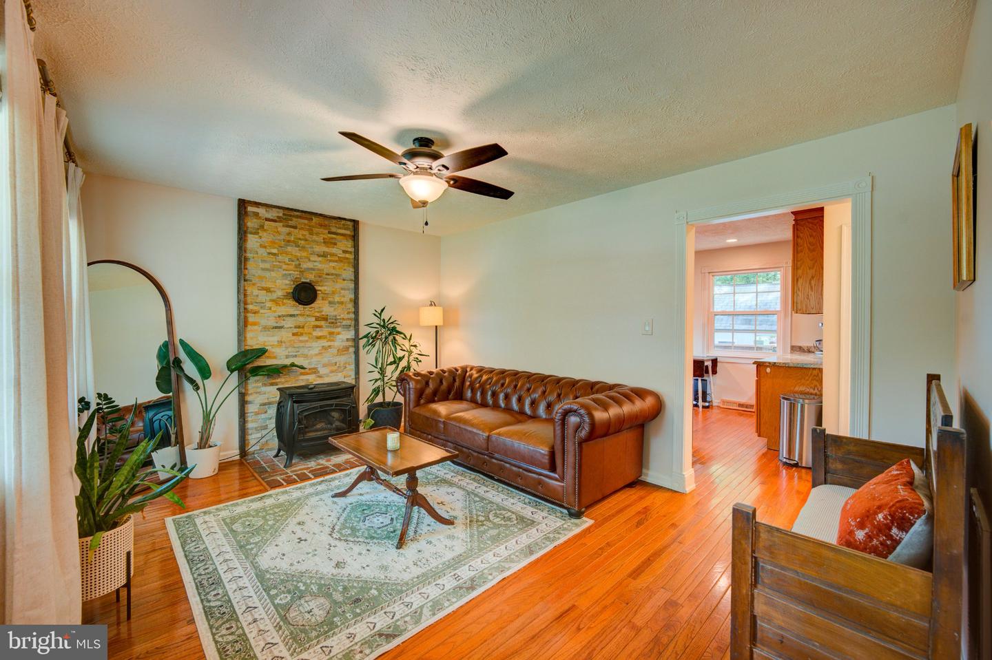 9595 Roys Ln Property Photo 3