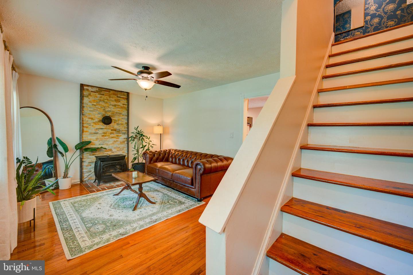 9595 Roys Ln Property Photo 6