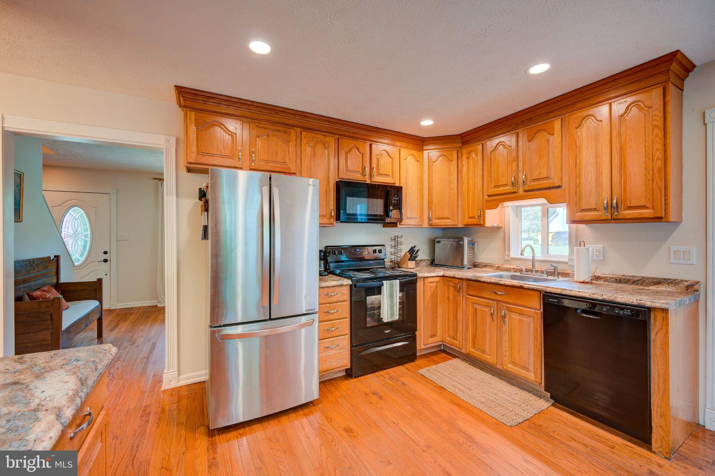 9595 Roys Ln Property Photo 7
