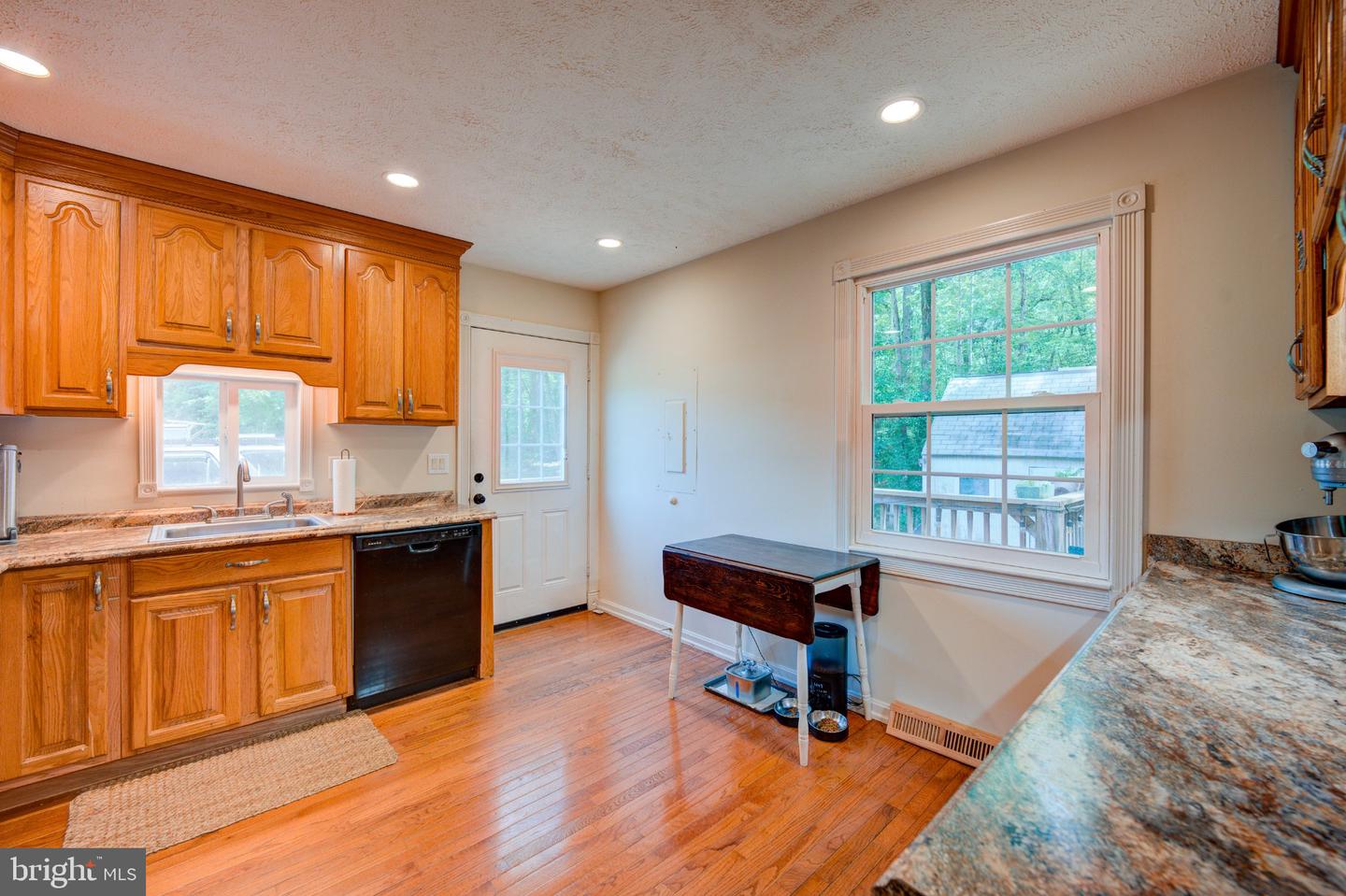 9595 Roys Ln Property Photo 9