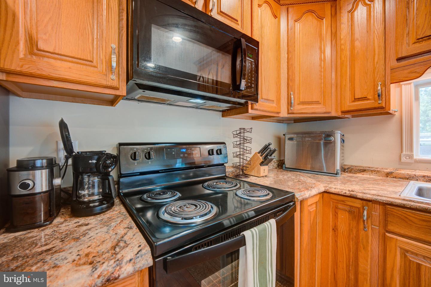 9595 Roys Ln Property Photo 10