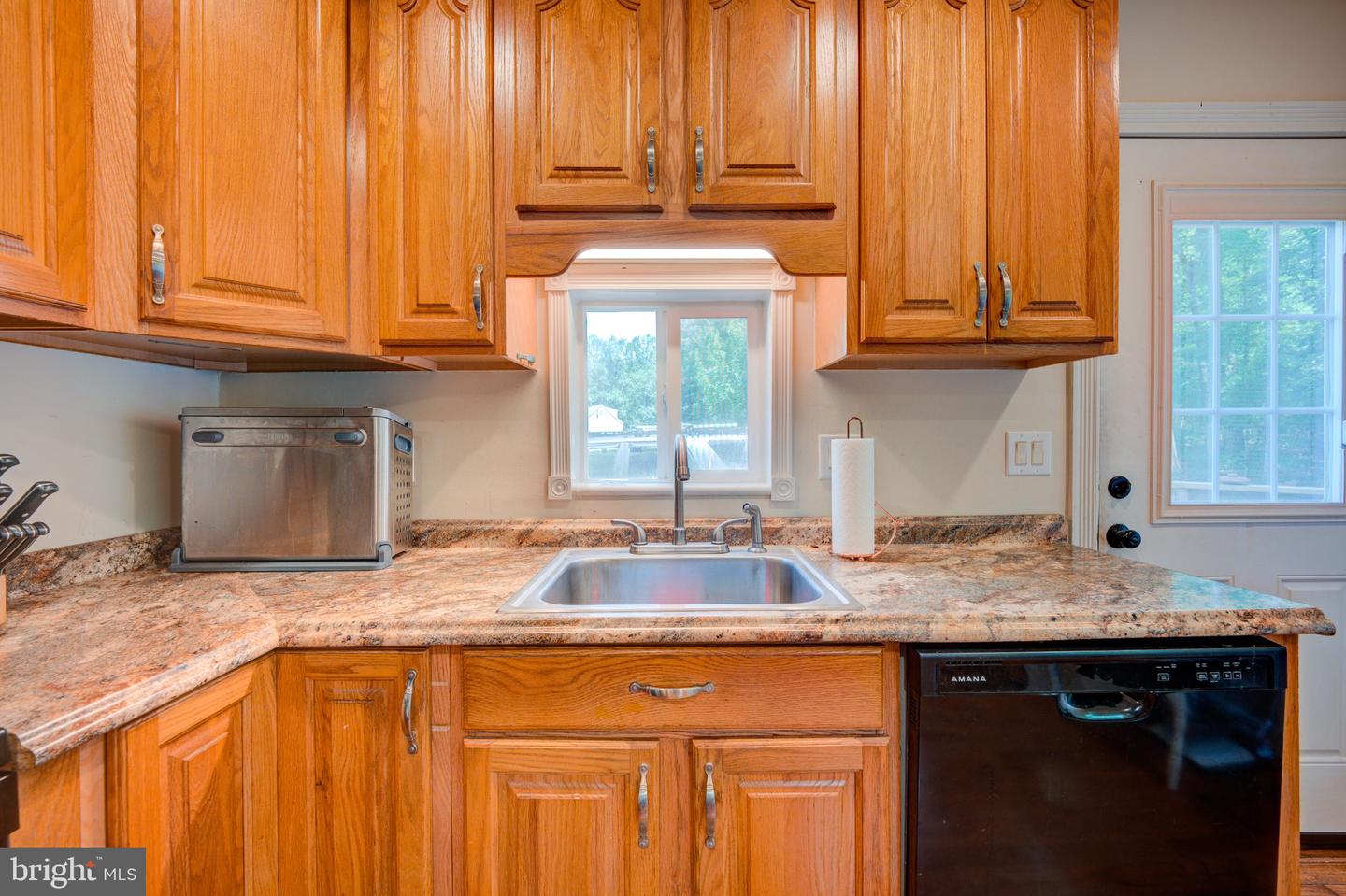 9595 Roys Ln Property Photo 11
