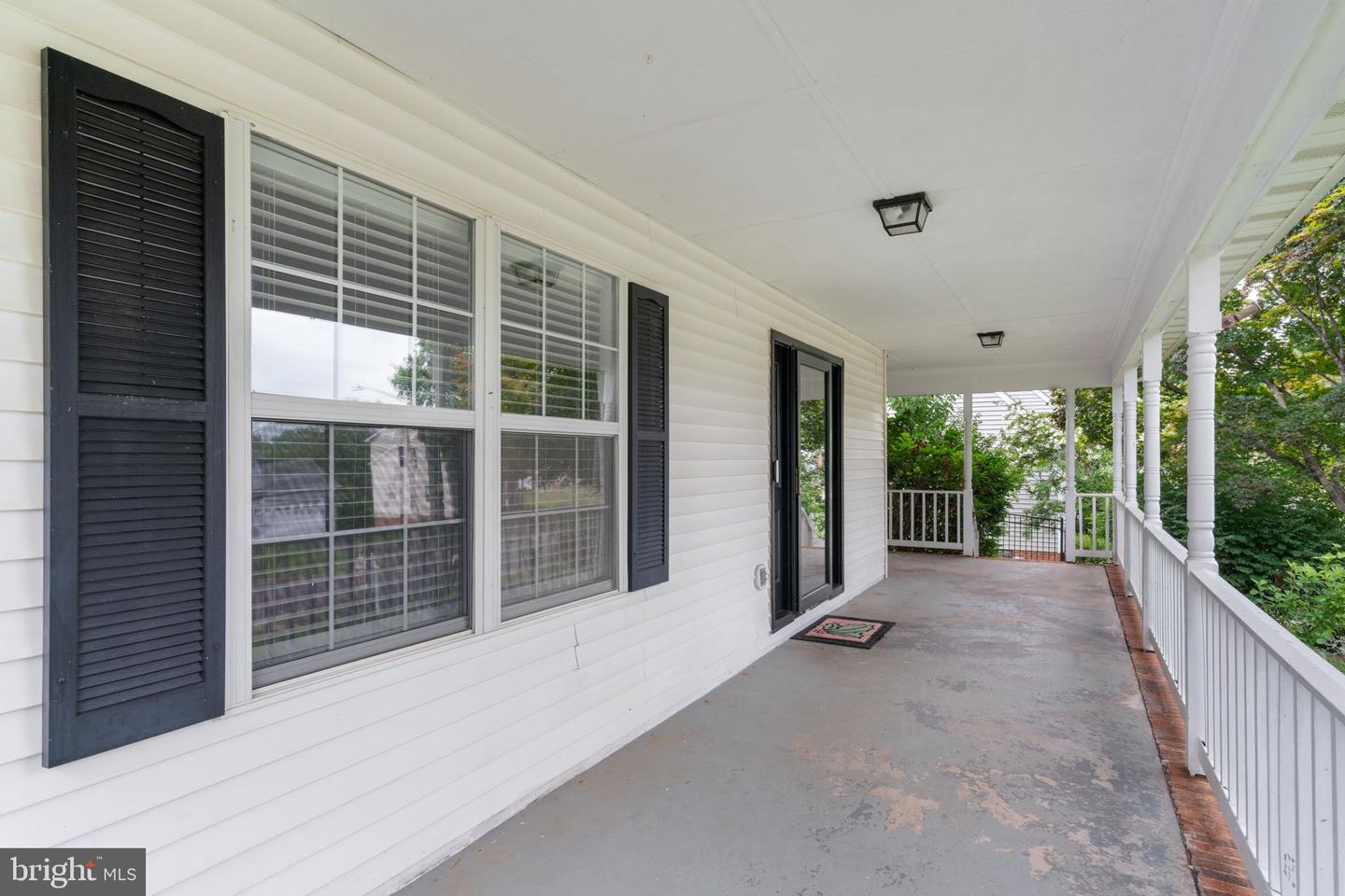 2309 Maplewood Dr Property Photo 5