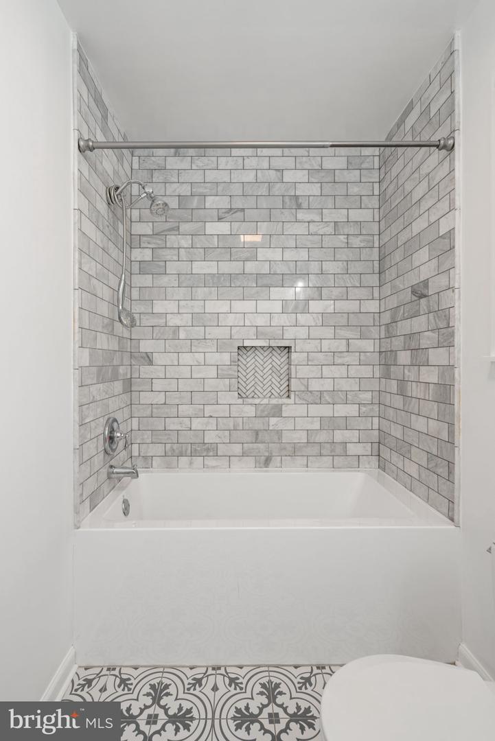 2309 Maplewood Dr Property Photo 40