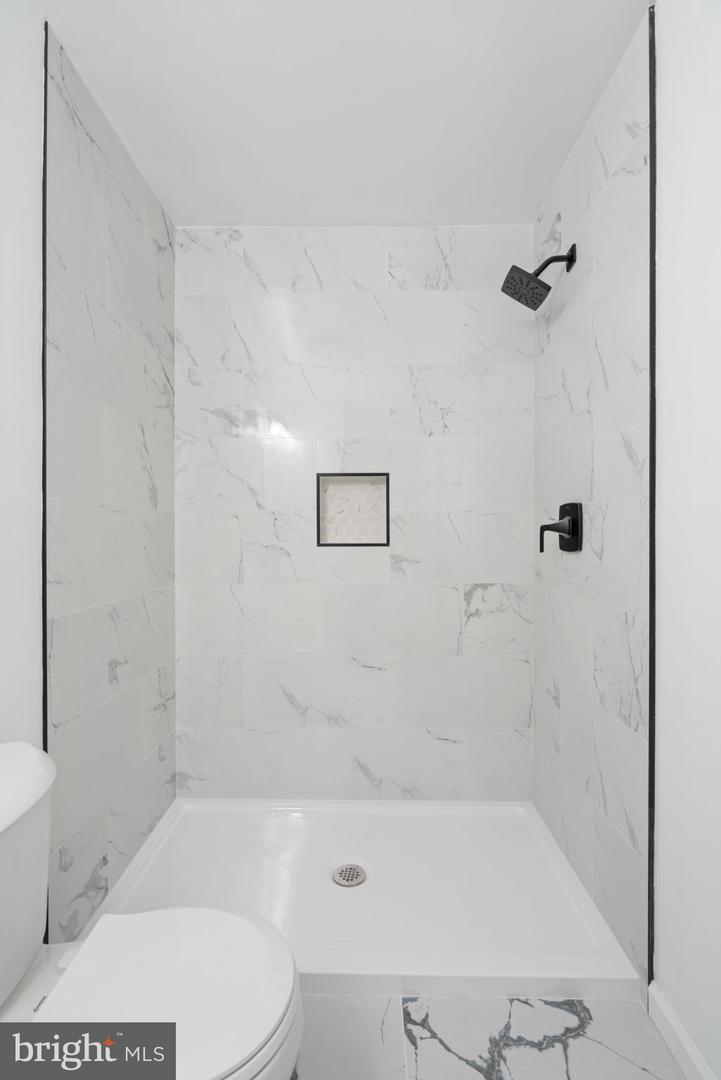 2309 Maplewood Dr Property Photo 41