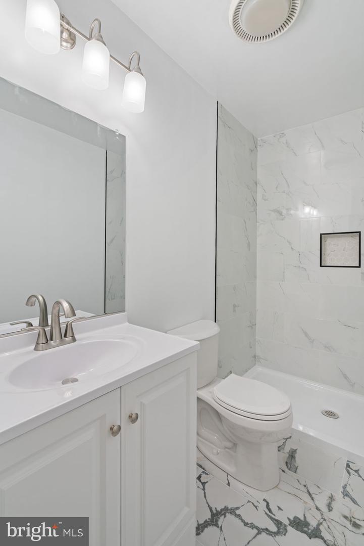 2309 Maplewood Dr Property Photo 42