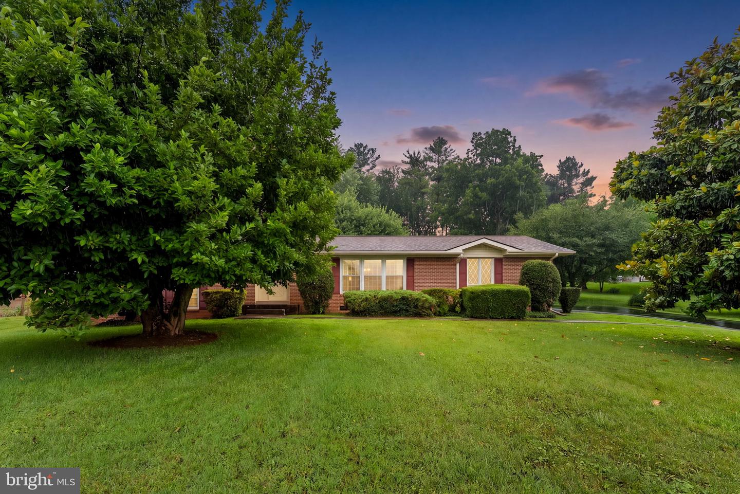19100 COLONIAL DR