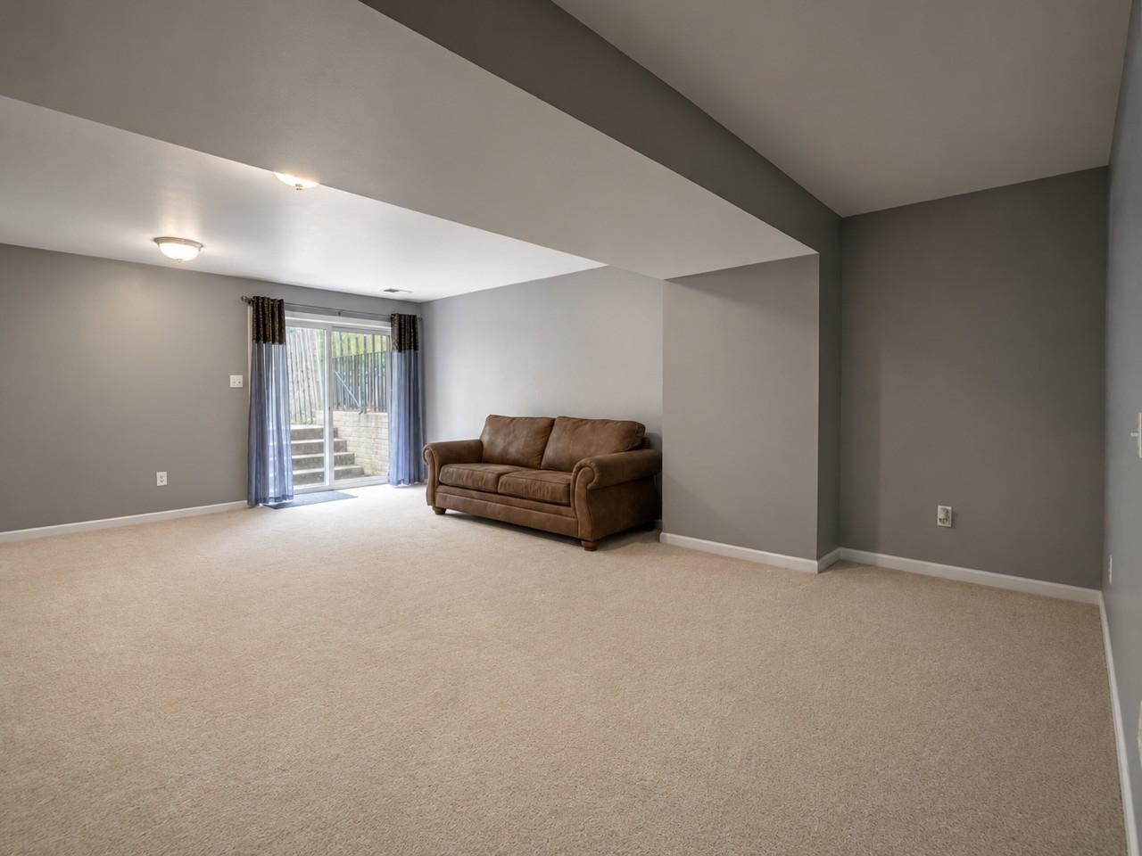 987 Longview Ln Property Photo 23