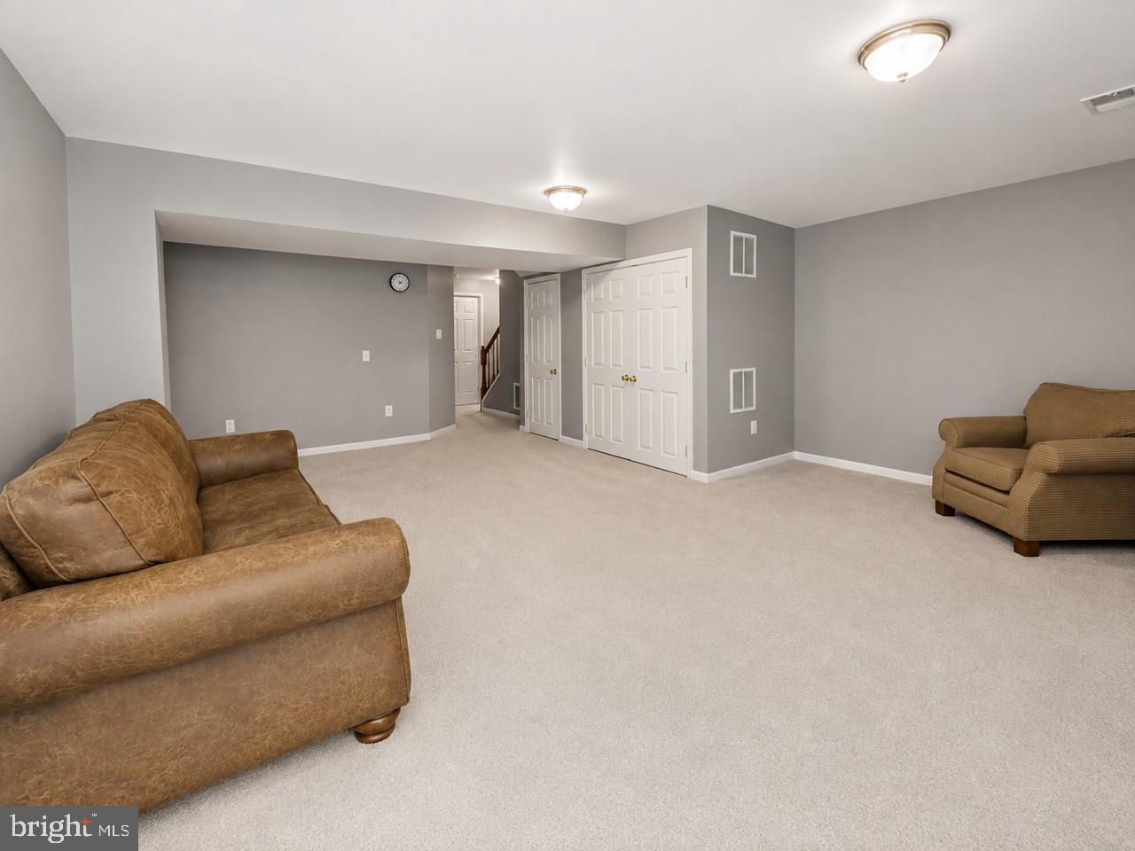 987 Longview Ln Property Photo 25