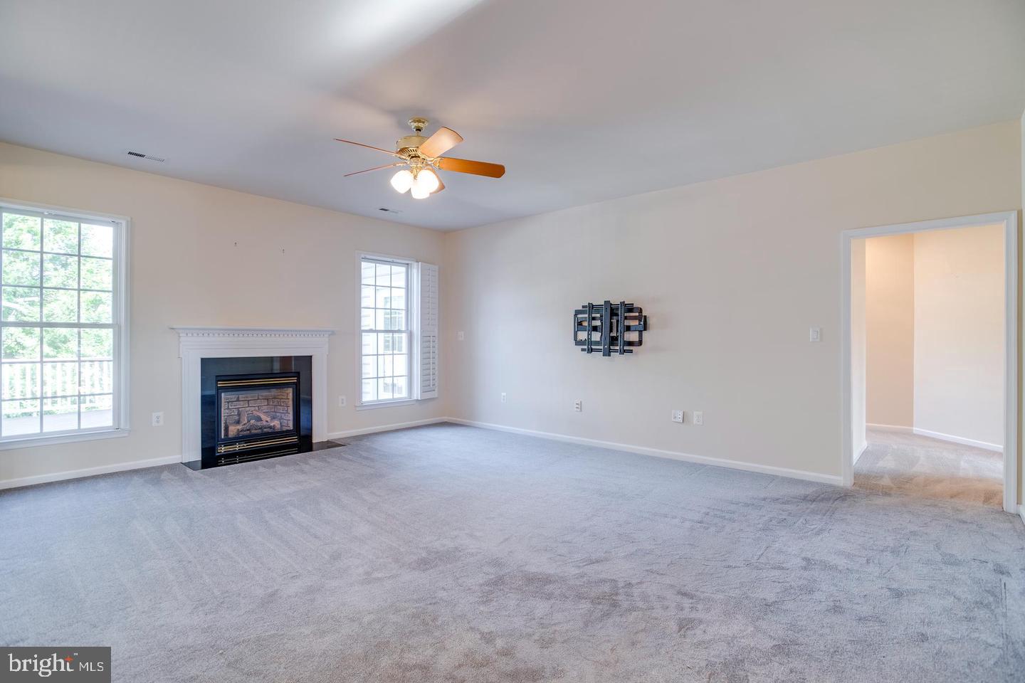 14308 S Hall Ct Property Photo 4